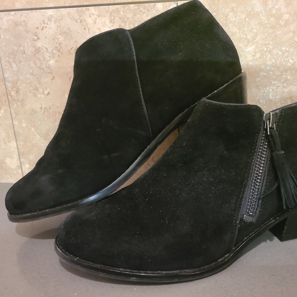VIONIC Black Suede Ankle Booties Serena 6 Wide